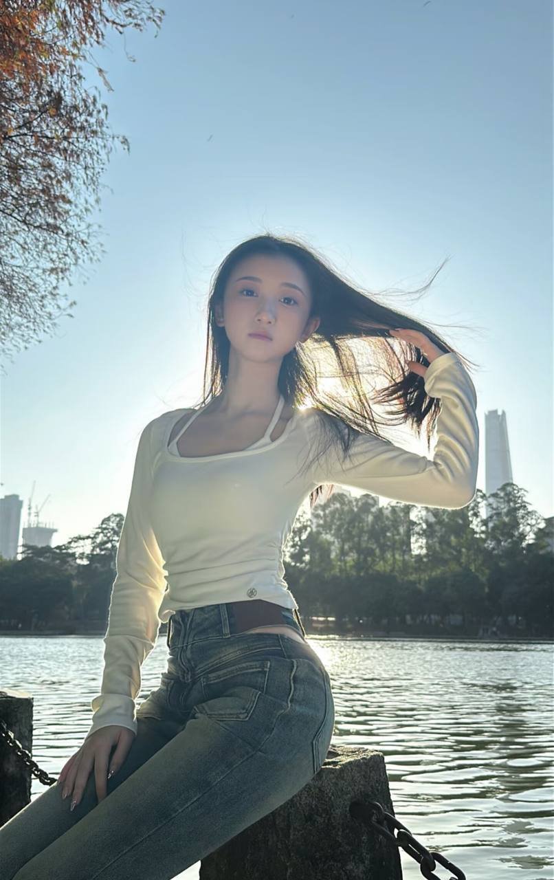 156084