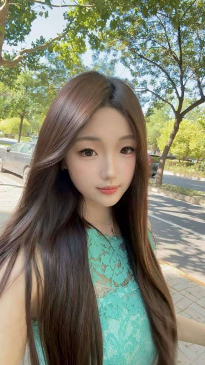 156137