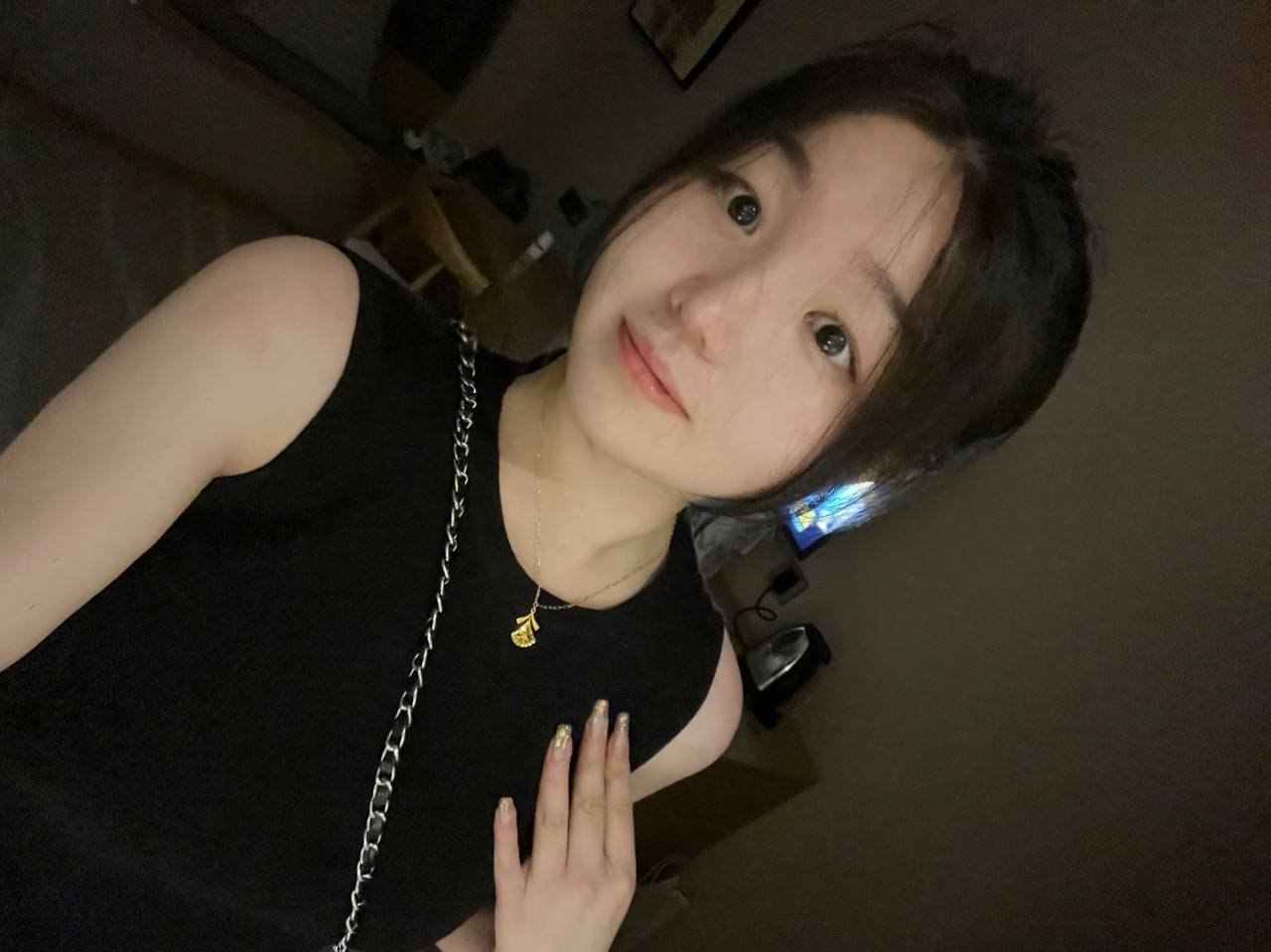 156498